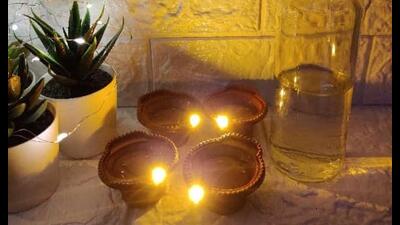Diwali Glow:These diyas need just a spoonful of water! (ht)