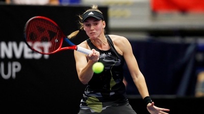 Kazakhstan's Elena Rybakina in action (REUTERS)