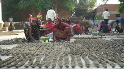 Around 50,000 diyas will be sent from Kanha in Lucknow for Ayodhya's Deepostav this year. (Deepak Gupta/ HT Photo)