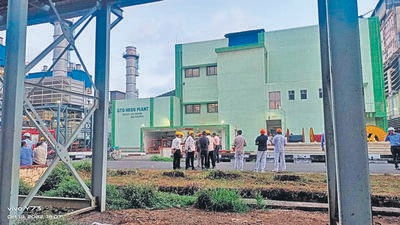 3 die, 3 injured in RCF compressor blast 3 die, 3 injured in RCF compressor blast