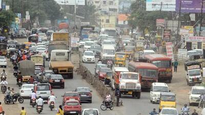 Heavy vehicles plying at Ahmednagar road in Pune. (Shankar Narayan/HT FILE PHOTO) Heavy vehicles plying at Ahmednagar road in Pune. (Shankar Narayan/HT FILE PHOTO)