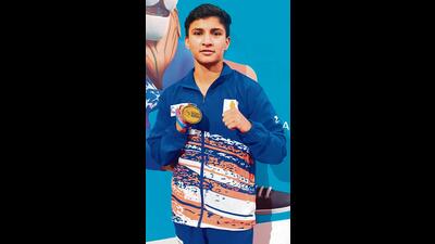 Poonam Poonia defeated Punjab’s Mandeep Kaur in 57kg Women’s Featherweight finals at National Games ’22.