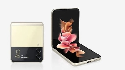 Samsung Galaxy Z Flip 3 smartphone (Samsung website)