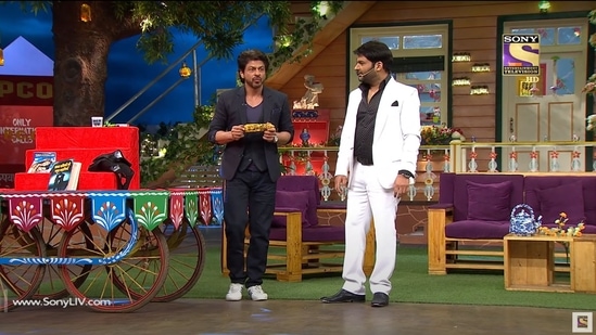 Shah Rukh Khan ‘sells’ roasted bhutta on The Kapil Sharma Show, video ...