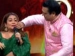 Neha Kakkar cried and Govinda wiped her tears.. Neha Kakkar cried and Govinda wiped her tears..