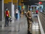 A CISF personnel wears a face mask as he stand guards, at IGI Airport.(Amal KS/HT Photo/For Representative Purposes Only) A CISF personnel wears a face mask as he stand guards, at IGI Airport.(Amal KS/HT Photo/For Representative Purposes Only)