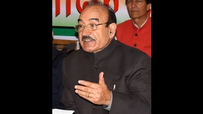 Congress leader Kaul Singh Thakur (76) filed his papers from Darang on Thursday. (HT File Photo) Congress leader Kaul Singh Thakur (76) filed his papers from Darang on Thursday. (HT File Photo)