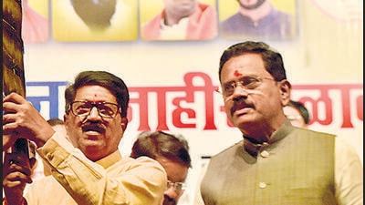 Shiv Sena leaders MP Arvind Sawant and MP Rajan Vichare (HT PHOTO) Shiv Sena leaders MP Arvind Sawant and MP Rajan Vichare (HT PHOTO)