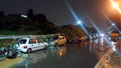 Seshadripuram witnessed the worst effect of the rain. A compound wall of the Metro Rail collapsed damaging seven cars and a few bikes. (ANI) Seshadripuram witnessed the worst effect of the rain. A compound wall of the Metro Rail collapsed damaging seven cars and a few bikes. (ANI)