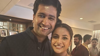 Shehnaaz Gill shared pictures after meeting Vicky Kaushal. Shehnaaz Gill shared pictures after meeting Vicky Kaushal.