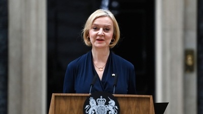 Liz Truss, UK prime minister, delivers her resignation statement outside 10 Downing Street in London, UK, on Thursday, Oct. 20, 2022. Truss�quit as UK prime minister after a brief and chaotic tenure that saw her announce a massive package of tax cuts before unwinding most of it in the face of a market rout. Source: Bloomberg Liz Truss, UK prime minister, delivers her resignation statement outside 10 Downing Street in London, UK, on Thursday, Oct. 20, 2022. Truss�quit as UK prime minister after a brief and chaotic tenure that saw her announce a massive package of tax cuts before unwinding most of it in the face of a market rout. Source: Bloomberg