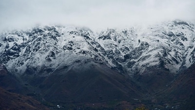 Light snowfall was reported from mountainous areas of upper Gulmarg, Kashmir, Thursday. (Waseem Andrabi/HT photo) Light snowfall was reported from mountainous areas of upper Gulmarg, Kashmir, Thursday. (Waseem Andrabi/HT photo)