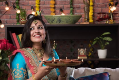 Diwali: Eat mindfully to control your blood sugar levels (istockphoto)
