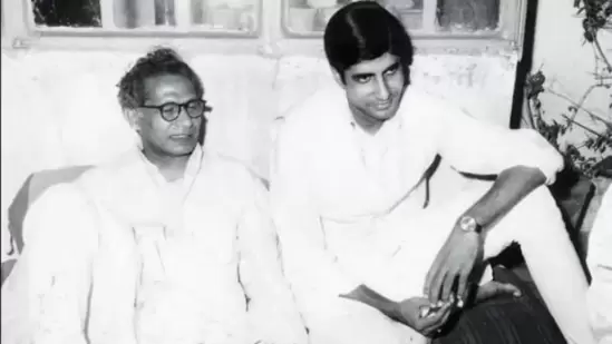 Harivansh Rai Bachchan with Amitabh Bachchan in throwback picture.