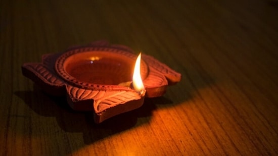 Choti Diwali puja 2022: Puja vidhi, samagri, rituals, dos and don'ts(Unsplash)