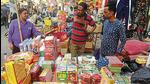 Fiirecrackers being sold in a mark in Lucknow ahead of Diwali. (Deepak Gupta/HT) Fiirecrackers being sold in a mark in Lucknow ahead of Diwali. (Deepak Gupta/HT)