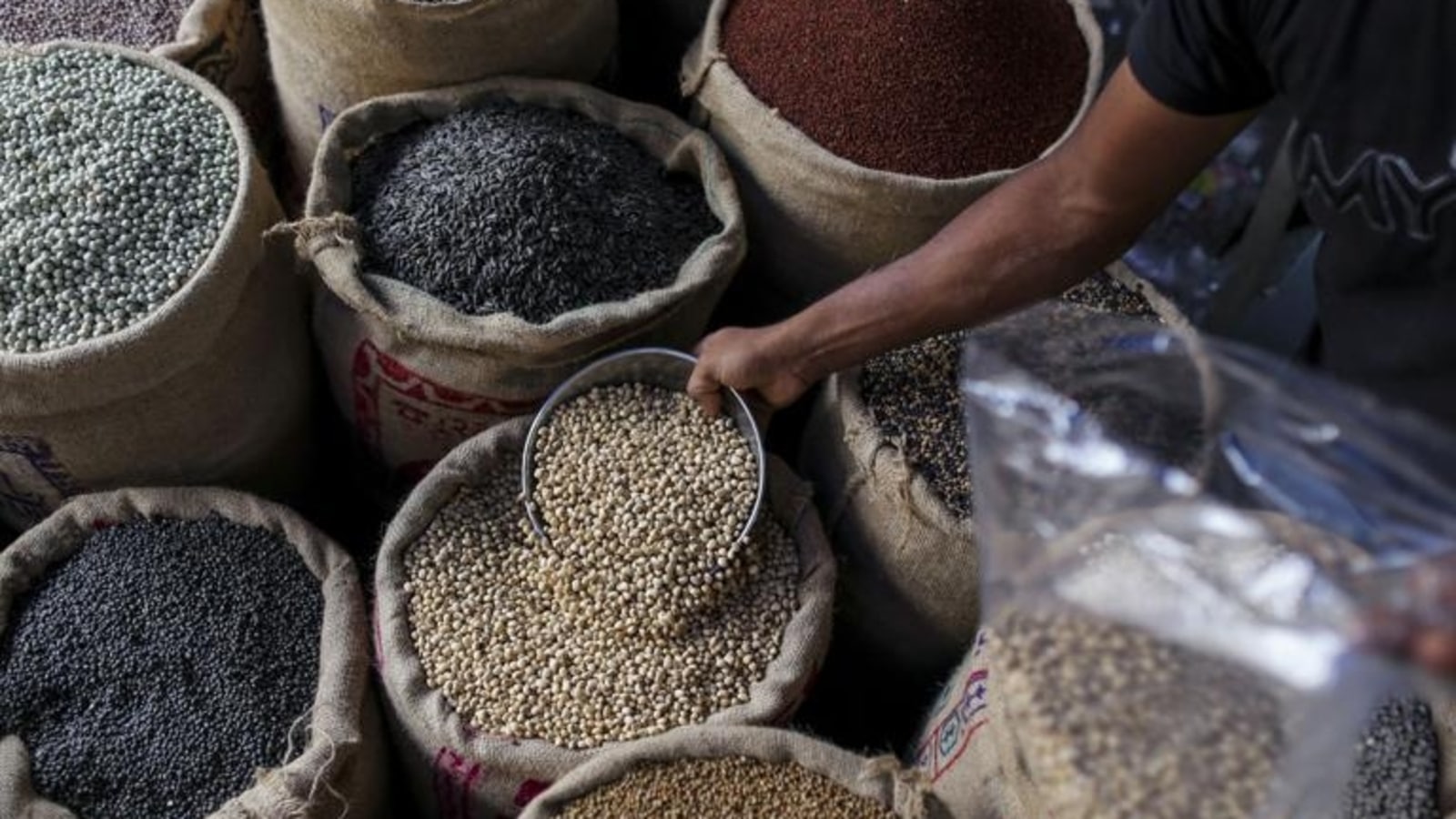 Centre stocks imported pulses, extends levy cuts to tame prices - Hindustan  Times