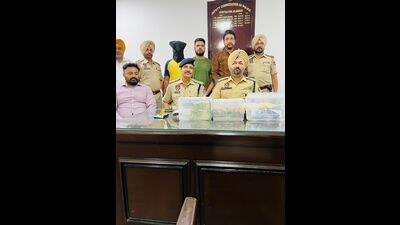 The accused has looted ₹13.84 lakh from UCO bank on August 4 at gun point. (HT photo) The accused has looted ₹13.84 lakh from UCO bank on August 4 at gun point. (HT photo)