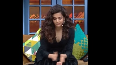 Mithila Palkar recreates cup song. (Instagram/@bhartiysangeet) Mithila Palkar recreates cup song. (Instagram/@bhartiysangeet)