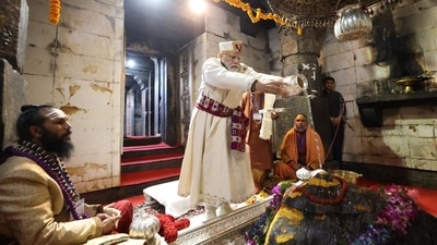 The priests who performed the "puja" prayed for strength to the prime minister to take the country forward. (HT) The priests who performed the "puja" prayed for strength to the prime minister to take the country forward. (HT)
