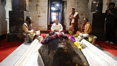Using the ropeway, devotees will now be able to reach the temple from Gaurikund in 30 minutes. (HT) Using the ropeway, devotees will now be able to reach the temple from Gaurikund in 30 minutes. (HT)