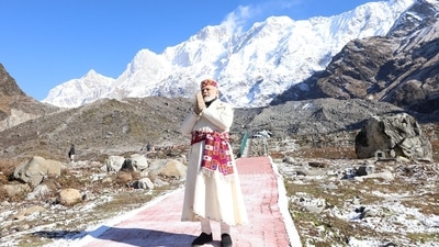 At Badrinath Dham, he reviewed the progress of the development projects along the riverfront. (HT) At Badrinath Dham, he reviewed the progress of the development projects along the riverfront. (HT)