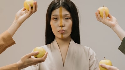 Diwali 2022 beauty tips: Include these 6 vitamins in your skincare routine for a healthy glow (Ron Lach) Diwali 2022 beauty tips: Include these 6 vitamins in your skincare routine for a healthy glow (Ron Lach)