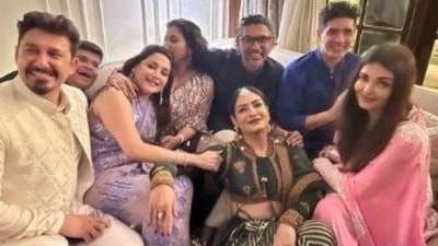 Raveena Tandon gave glimpses from inside Manish Malhotra's Diwali party.