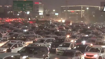 The scenes continued through the evening as shown in another video of the same area from the later hours. (ANI videograb) The scenes continued through the evening as shown in another video of the same area from the later hours. (ANI videograb)