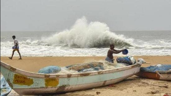 The Chennai-based defence spokesperson put out a brief statement on Twitter, saying a navy ship on patrol in Palk Bay observed “a suspicious boat” in the early hours of October 21, Friday, and asked it to stop (File Photo/Representative Image)