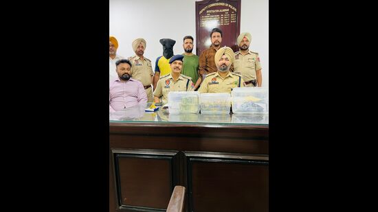 The accused has looted ₹13.84 lakh from UCO bank on August 4 at gun point. (HT photo)