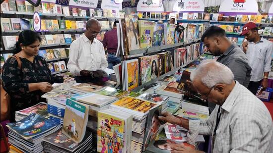 Continuing this year is the 110-year-old tradition of the ‘Diwali Ank which is drawing a huge crowd comprising avid readers, first-time buyers and children in Pune. (HT)