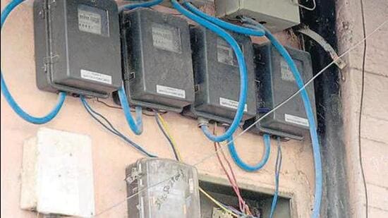 The people who have installed the smart meters complained they were being overcharged. (HT file photo)
