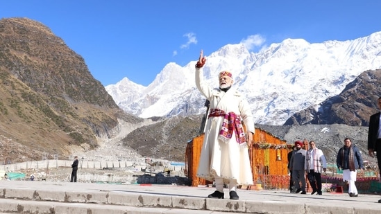 Prime Minister donning a 'Chola Dora' outfit gifted to him by women of Himachal Pradesh's Chamba.(HT)