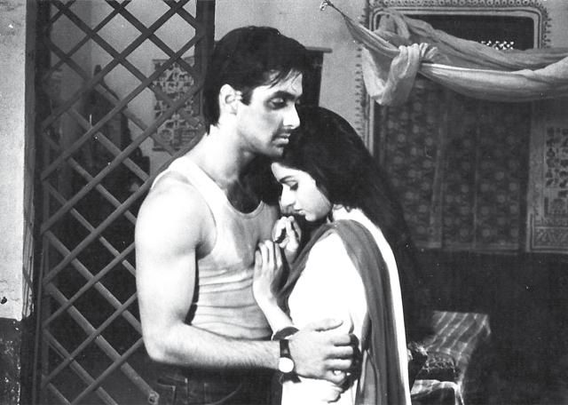 Salman Khan and Bhagyashree on the sets of Maine Pyar Kiya in 1989 Salman Khan and Bhagyashree on the sets of Maine Pyar Kiya in 1989