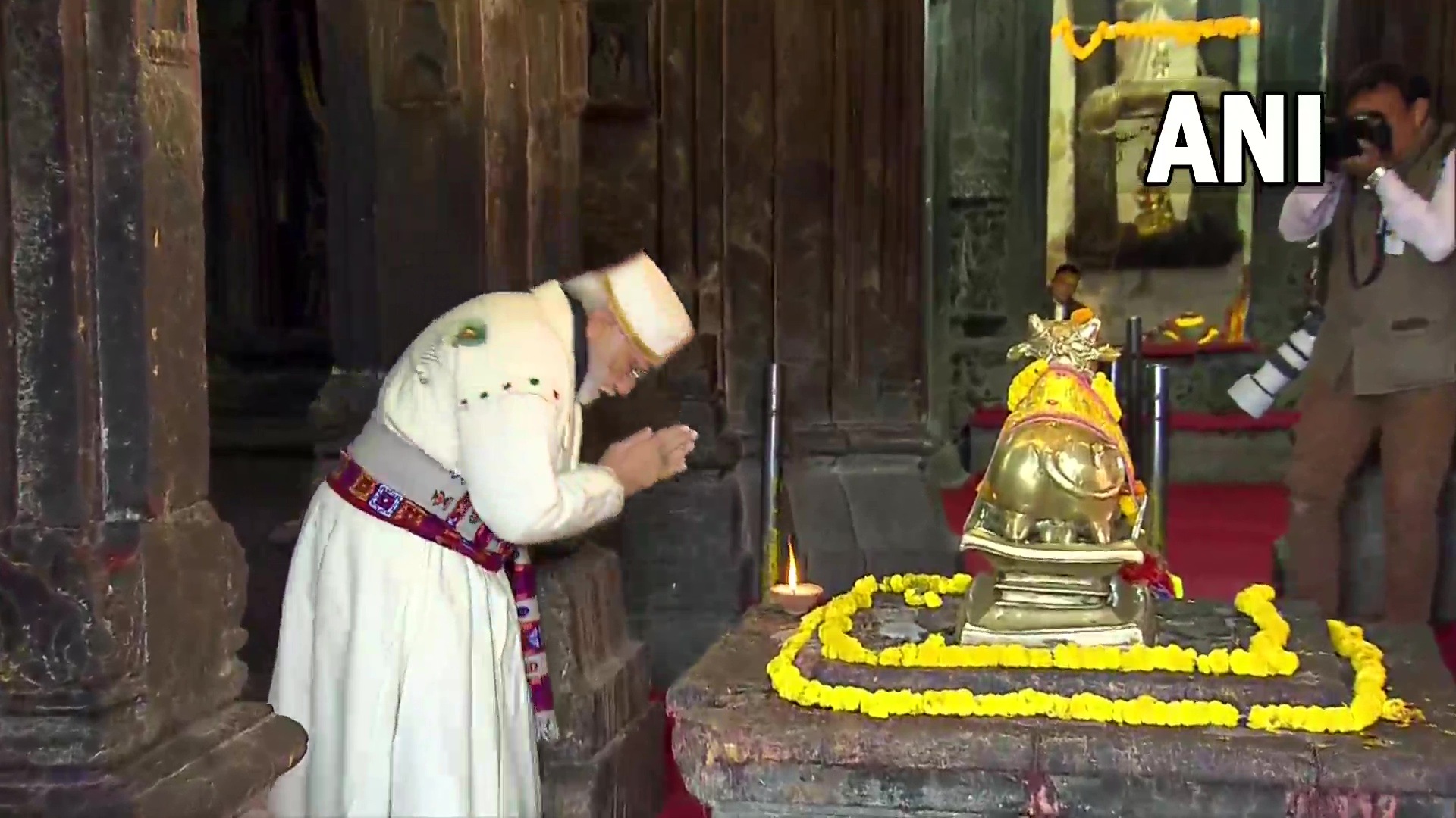 Prime Minister Narendra Modi at Kendarnath temple. Prime Minister Narendra Modi at Kendarnath temple.