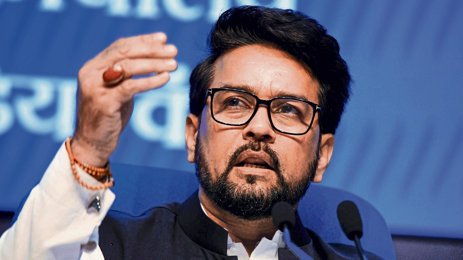 हिमाचल चुनाव से पहले अनुराग ठाकुर ने आप पर साधा निशाना: ‘उनके पास कुछ नहीं’