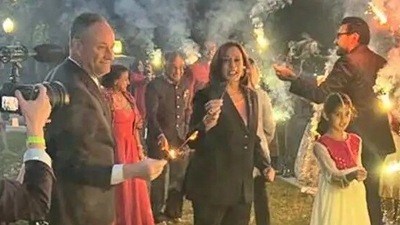 Kamala Harris Celebrates Diwali: US vice president Kamala Harris celebrates Diwali. Kamala Harris Celebrates Diwali: US vice president Kamala Harris celebrates Diwali.