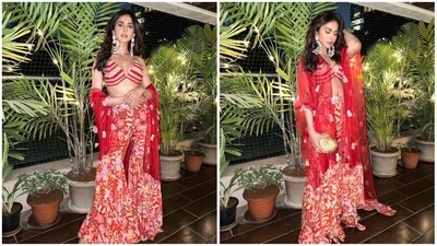 Diwali festivities have begun and celebrities have flooded their Instagram handles with gram-worthy photos in their best ethnic fits. The stylish Rakul Preet recently decked up for a Diwali party in a red embellished sharara set. (Instagram/@rakulpreet) Diwali festivities have begun and celebrities have flooded their Instagram handles with gram-worthy photos in their best ethnic fits. The stylish Rakul Preet recently decked up for a Diwali party in a red embellished sharara set. (Instagram/@rakulpreet)