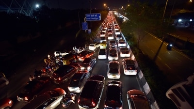 Traffic jam at Barapullah flyover, in New Delhi, India, on Friday (Photo by Sanjeev Verma/ Hindustan Times) Traffic jam at Barapullah flyover, in New Delhi, India, on Friday (Photo by Sanjeev Verma/ Hindustan Times)