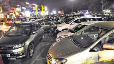 A jammed parking lot in Sector 46 market due to Diwali in Chandigarh on Saturday. (Keshav Singh/HT) A jammed parking lot in Sector 46 market due to Diwali in Chandigarh on Saturday. (Keshav Singh/HT)
