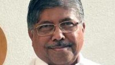 Pune district guardian minister Chandrakant Patil visited PMC building and held a meeting with senior officials including civic chief Vikram Kumar where he asked PMC to prepare a plan after a study by an independent organisation and come up with suggestions to prevent waterlogging. (HT File Photo)