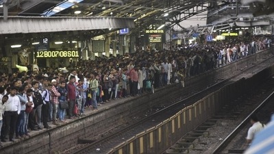 Rate of platform ticket has been raised to  ₹50 at several railway stations to curb the rush during festive season. (HT)