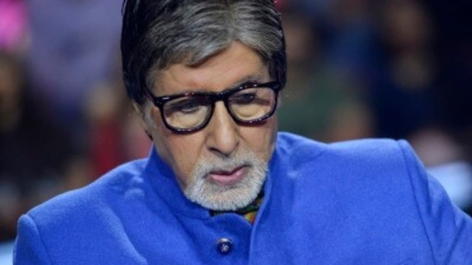 Amitabh Bachchan says he cut a vein on his leg, got stitches