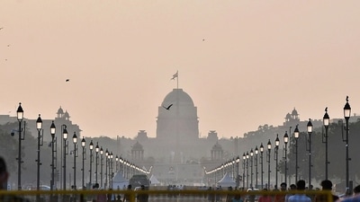 A layer of smog covers Kartavya Path in New Delhi. (ANI Photo) A layer of smog covers Kartavya Path in New Delhi. (ANI Photo)