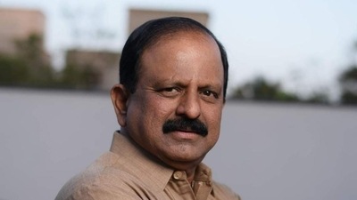 Karnataka Chief Minister Basavaraj Bommai paid tributes to his party colleague. Karnataka Chief Minister Basavaraj Bommai paid tributes to his party colleague.