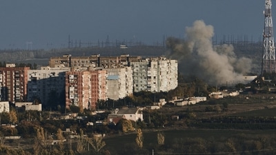 Russia-Ukraine War: A plume of smoke rises after Russian shelling in Bakhmut, Donetsk. (AP) Russia-Ukraine War: A plume of smoke rises after Russian shelling in Bakhmut, Donetsk. (AP)