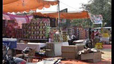 Besides the designated places, sale and purchase has not been allowed anywhere. (HT file photo)