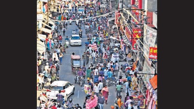 The chock-a-block Chaura Bazaar market in Ludhiana on Sunday. (Gurpreet Singh/HT) The chock-a-block Chaura Bazaar market in Ludhiana on Sunday. (Gurpreet Singh/HT)