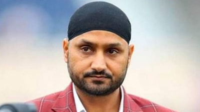 Things escalated between Harbhajan Singh and a Pakistan anchor on live TV (Twitter) Things escalated between Harbhajan Singh and a Pakistan anchor on live TV (Twitter)